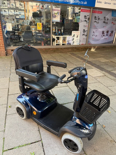 Invacare Leo side view