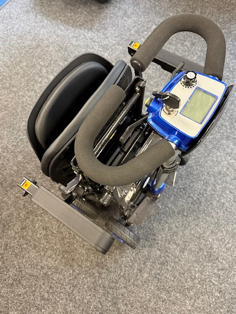 Luxe Carbon Lite folding scooter (Preowned)