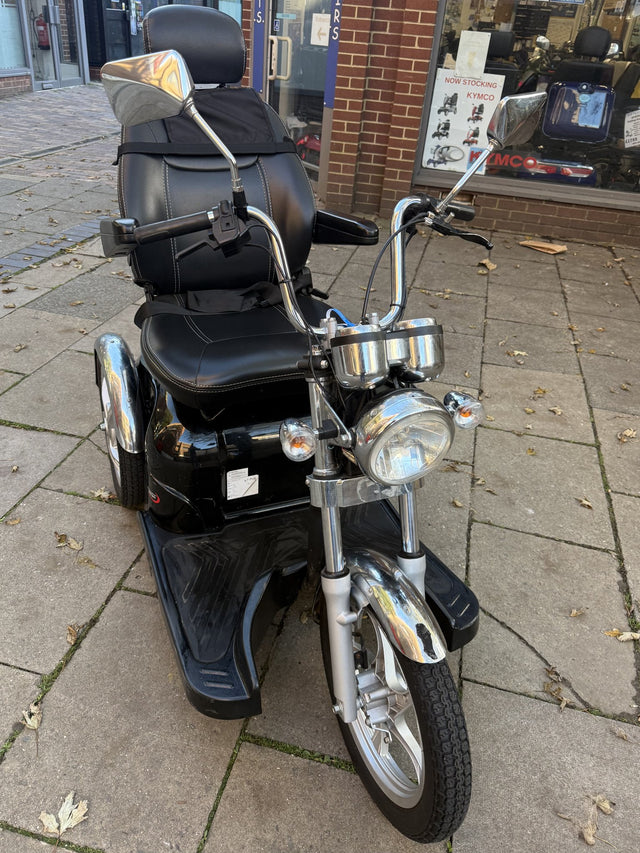 Pre-owned Drive Sport Rider 8mph mobility scooter - front view